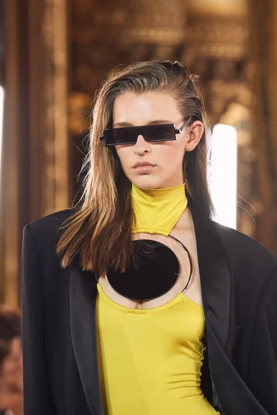 Look 98